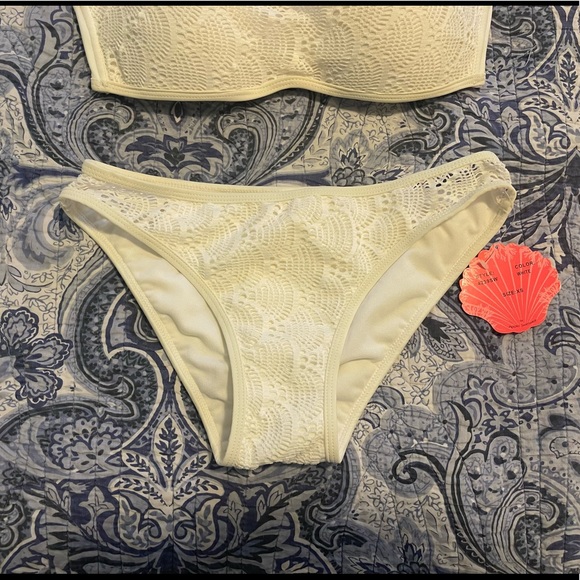 White Bikini! - Picture 2 of 4